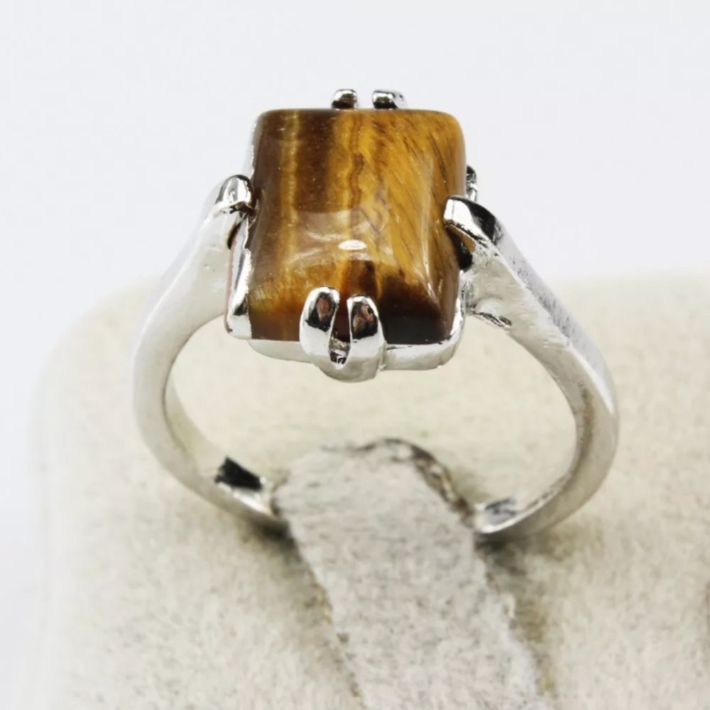 Striking Square-cut Tiger Eye Ring